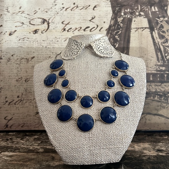 Elegant Blue Statement Necklace EUC - Picture 8 of 9
